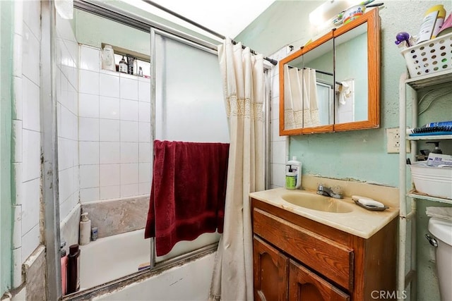 333 W D St, Wilmington, CA 90744 - full bathroom with shower / tub combo, vanity, and toilet