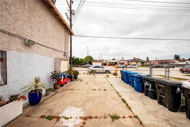 333 W D St, Wilmington, CA 90744 - view of patio / terrace with a residential view