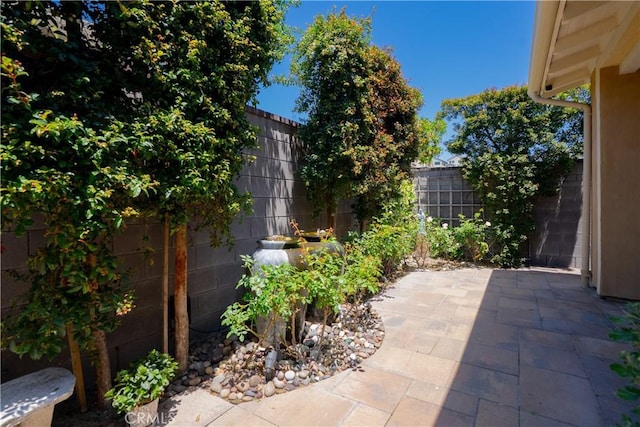 147 Luneta Ln, Rancho Mission Viejo, CA 92694 - fenced backyard with a patio