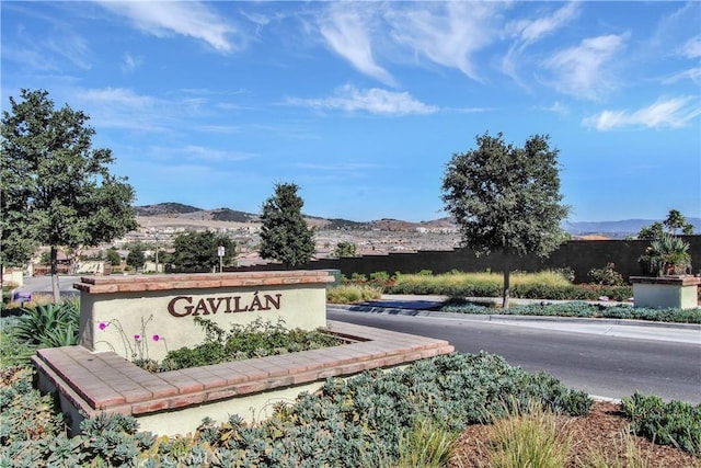 147 Luneta Ln, Rancho Mission Viejo, CA 92694 - community / neighborhood sign with a mountain view