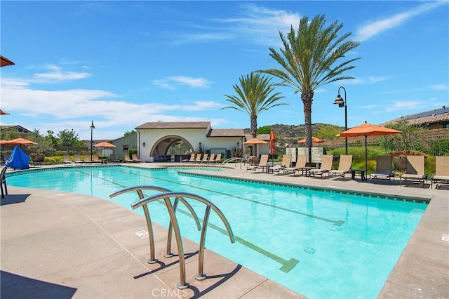 147 Luneta Ln, Rancho Mission Viejo, CA 92694 - community pool with a patio
