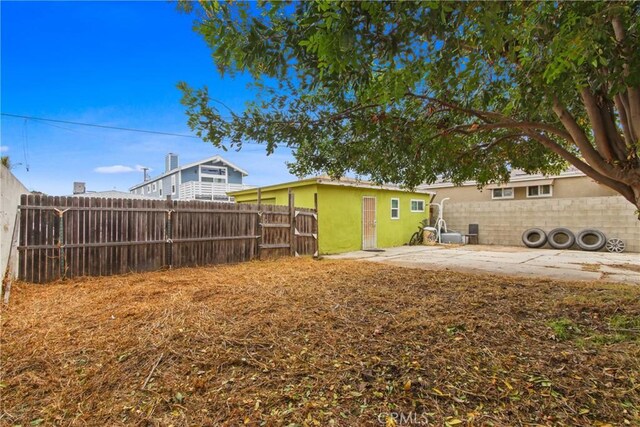 14508 Kingsdale Ave, Lawndale, CA 90260 - view of yard with a patio area