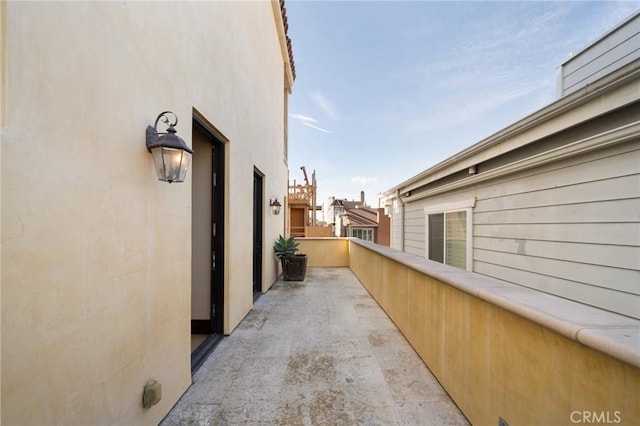 2 60th Pl, Long Beach, CA 90803 - view of side of home featuring stucco siding