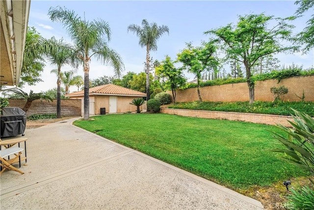 1641 Ford St, Redlands, CA 92373 - view of yard with a patio