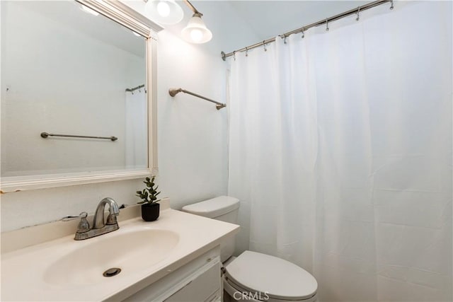 3516 E Ransom St Unit 103, Long Beach, CA 90804 - bathroom featuring vanity, toilet, and a shower with curtain