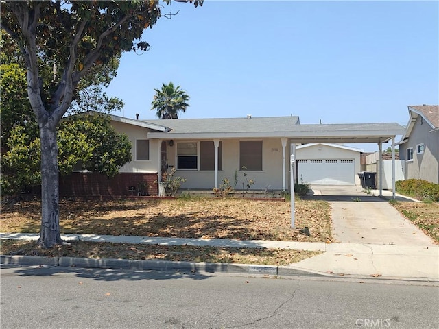 925 W Autumn Dr, Anaheim, CA 92805 - ranch-style home featuring driveway, stucco siding, a garage, and crawl space