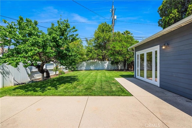 5112 Topanga Canyon Blvd, Woodland Hills, CA 91364 - view of yard with a patio