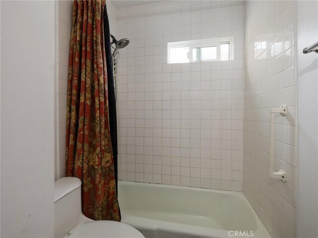 5526 W 118th Pl, Hawthorne, CA 90304 - bathroom featuring toilet and shower / bath combo