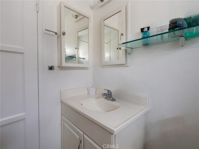 5526 W 118th Pl, Hawthorne, CA 90304 - bathroom featuring vanity