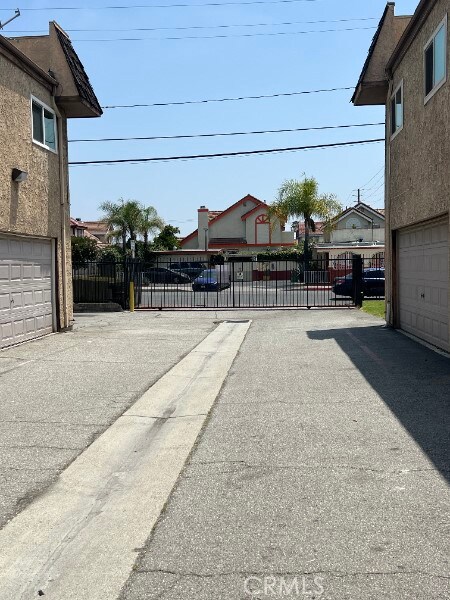 13753 Los Angeles St, Baldwin Park, CA 91706 - exterior space