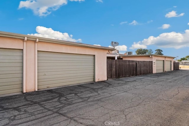 609 S Palm Ave Unit B, Hemet, CA 92543 - view of garage