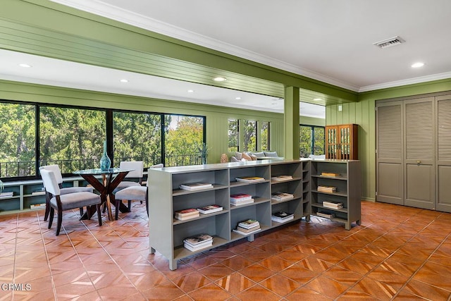 1245 S Orange Grove Blvd Unit 5, Pasadena, CA 91105 - bar featuring ornamental molding and recessed lighting