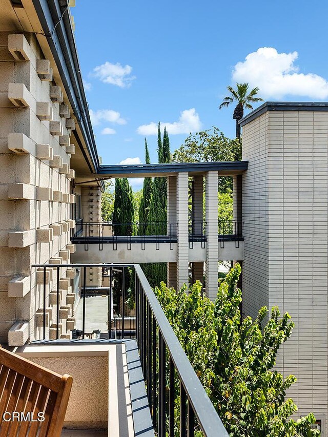 1245 S Orange Grove Blvd Unit 5, Pasadena, CA 91105 - view of balcony