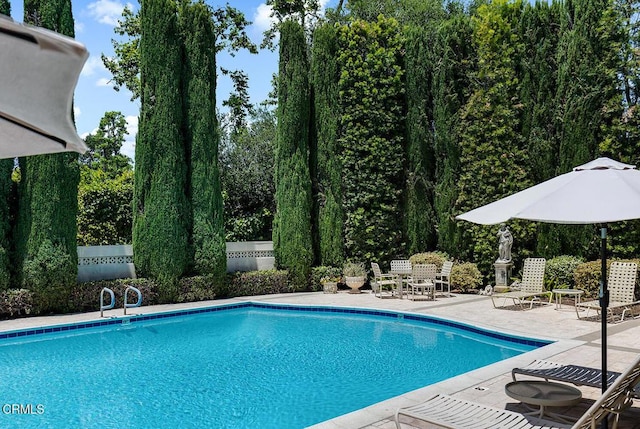 1245 S Orange Grove Blvd Unit 5, Pasadena, CA 91105 - outdoor pool featuring a patio area
