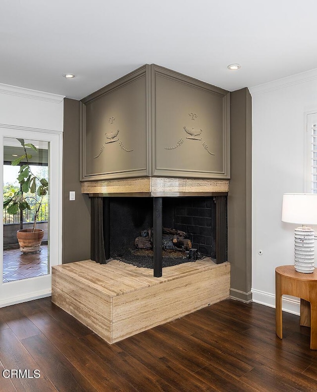 1245 S Orange Grove Blvd Unit 5, Pasadena, CA 91105 - detailed view of wood finished floors, ornamental molding, a multi sided fireplace, and recessed lighting