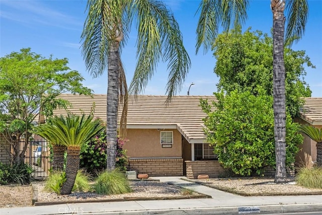 2820 W Devonshire Ave, Hemet, CA 92545 - view of front of property featuring stucco siding and brick siding