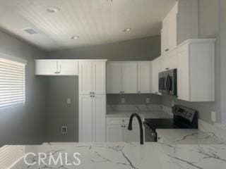 15737 Sago Rd, Apple Valley, CA 92307 - photo 5