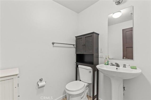 809 Meridian Ave Unit U, South Pasadena, CA 91030 - half bathroom featuring toilet