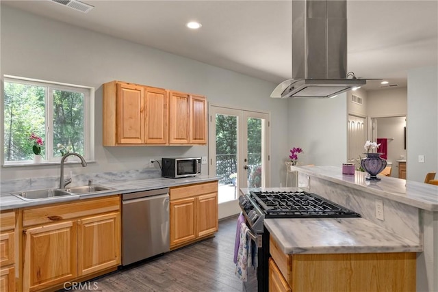 14868 Hickok Ct, Magalia, CA 95954 - kitchen with stainless steel appliances, a sink, island exhaust hood, plenty of natural light, and recessed lighting