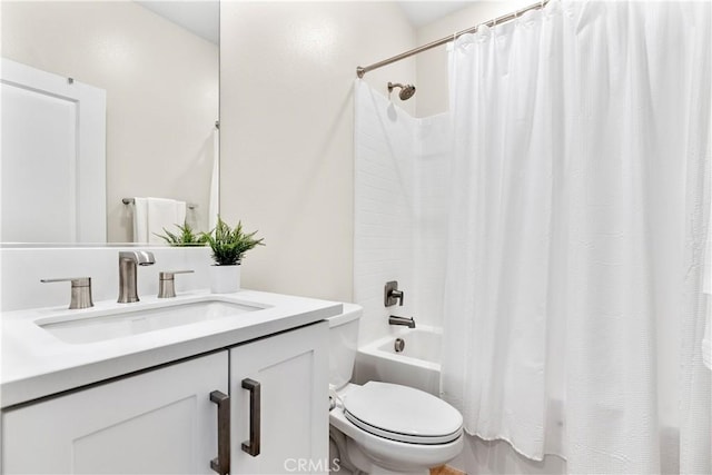 25 Splendor Way, Rancho Mission Viejo, CA 92694 - bathroom with vanity, shower / bath combination with curtain, and toilet