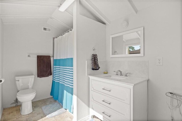 4436 County Road M 1/2, Orland, CA 95963 - full bathroom with toilet, vanity, and a shower with curtain