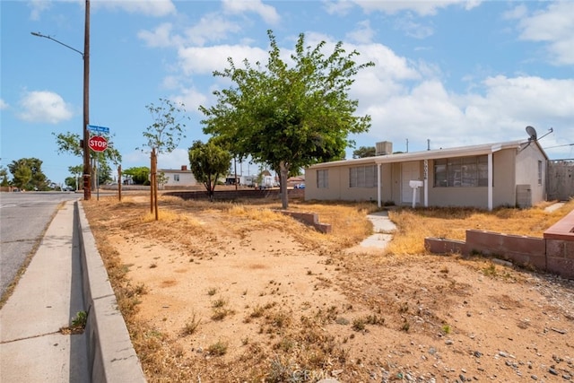 39026 11th St W, Palmdale, CA 93551 - view of yard