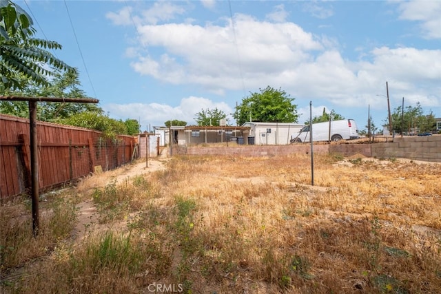 39026 11th St W, Palmdale, CA 93551 - view of yard