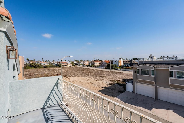 5331 Wavecrest Way, Oxnard, CA 93035 - balcony featuring a residential view