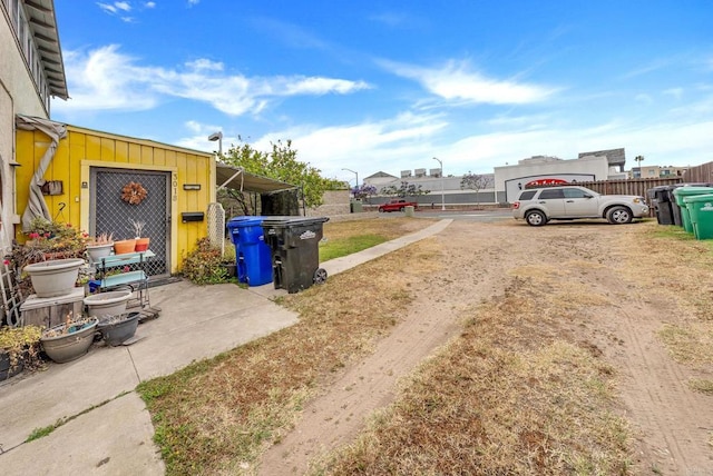 301820 Nimitz Blvd, San Diego, CA 92106 - view of yard