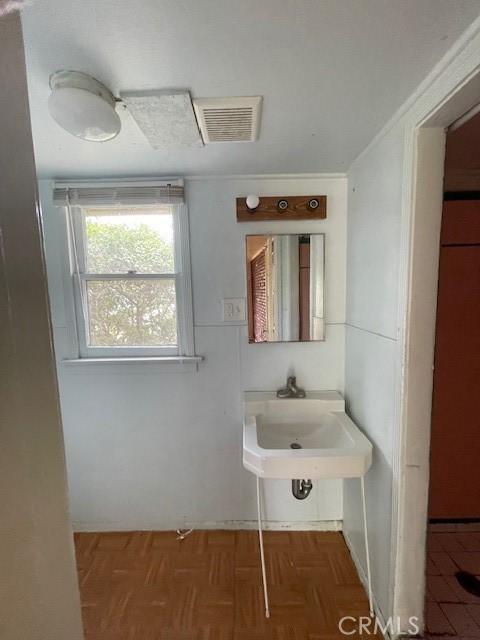 2968 Mill Creek Rd, Mentone, CA 92359 - bathroom featuring a sink