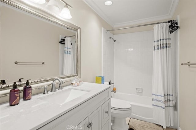 1126 W 13th St Unit 1, San Pedro, CA 90731 - full bath featuring vanity, toilet, crown molding, and shower / bathtub combination with curtain