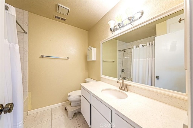 1130 Whitewater Dr Unit 263, Fullerton, CA 92833 - bathroom with vanity, toilet, shower / tub combo, baseboards, and a textured wall