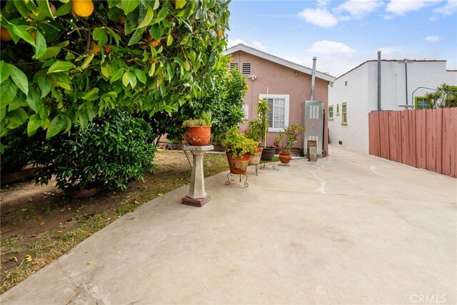 9637 San Carlos Ave, South Gate, CA 90280 - view of patio