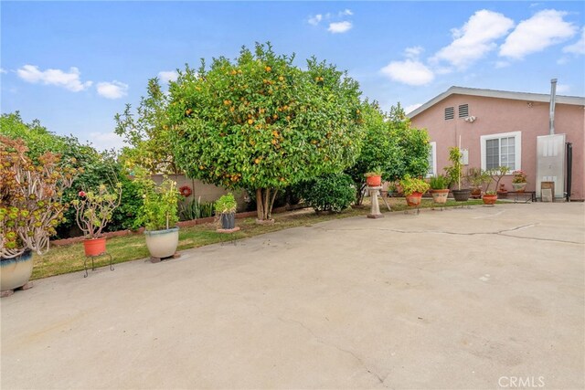 9637 San Carlos Ave, South Gate, CA 90280 - view of patio / terrace