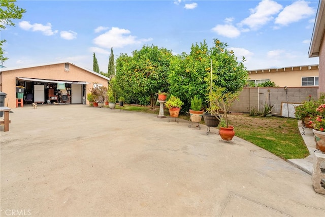 9637 San Carlos Ave, South Gate, CA 90280 - view of patio / terrace with an outdoor structure