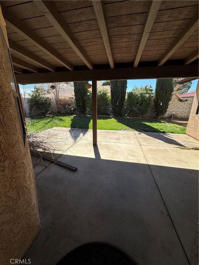 18515 Kalin Ranch Dr, Victorville, CA 92395 - fenced backyard with a patio area
