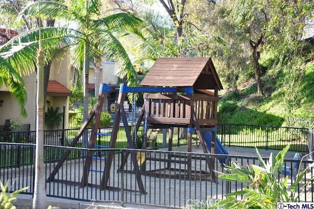 9744 Via Roma, Burbank, CA 91504 - photo 8