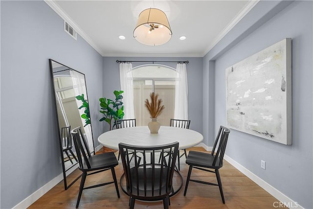 1641 Via Tulipan, San Clemente, CA 92673 - dining room featuring ornamental molding, baseboards, wood finished floors, and recessed lighting