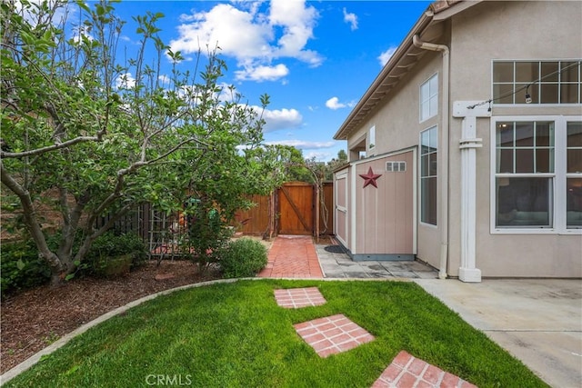 1641 Via Tulipan, San Clemente, CA 92673 - view of yard featuring a gate