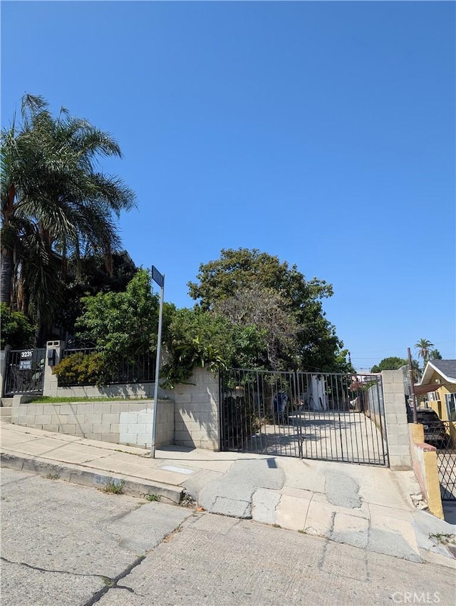 3231 Inez St, Los Angeles, CA 90023 - photo 1