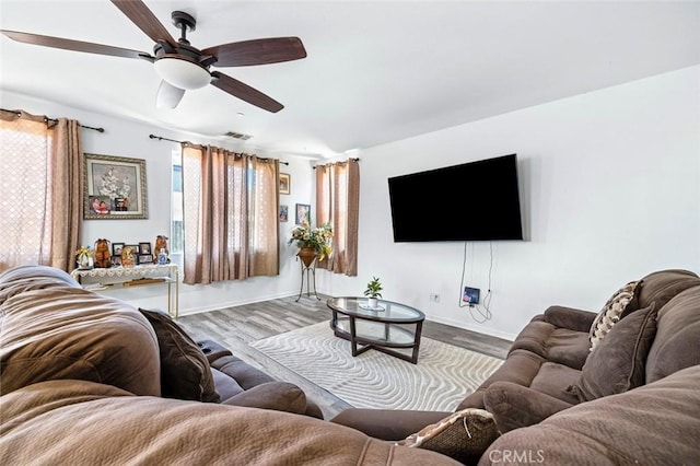 1413 La Quinta Way, Madera, CA 93638 - living area with wood finished floors and ceiling fan