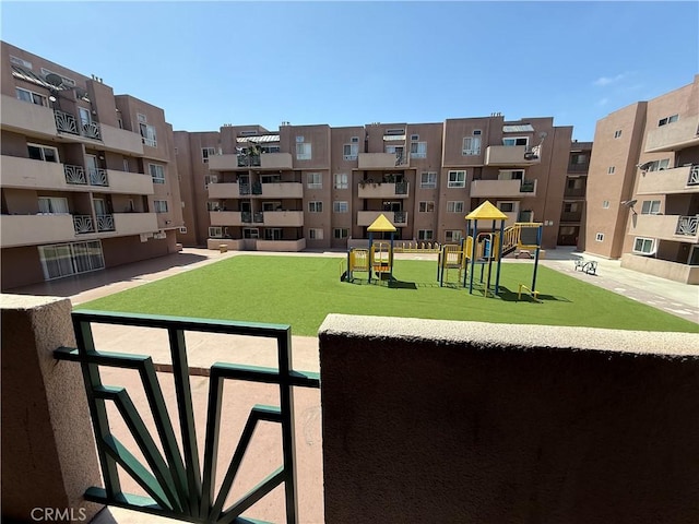450 E 4th St Unit 207, Santa Ana, CA 92701 - view of home's community featuring a yard