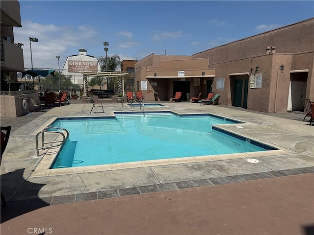 450 E 4th St Unit 207, Santa Ana, CA 92701 - community pool with a hot tub, a patio area, and a gazebo