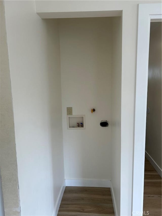 2033 W Burnett St, Long Beach, CA 90810 - laundry area featuring hookup for a washing machine, wood finished floors, and baseboards