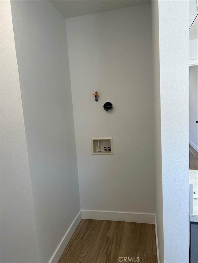 2033 W Burnett St, Long Beach, CA 90810 - laundry area featuring wood finished floors, hookup for a washing machine, baseboards, and hookup for a gas dryer