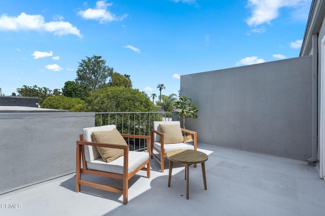 1045 S Orange Grove Blvd Unit 8, Pasadena, CA 91105 - view of patio with a balcony