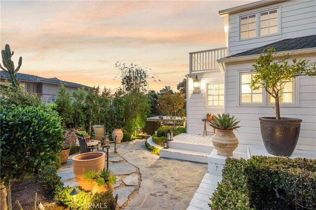 31847 8th Ave, Laguna Beach, CA 92651 - view of patio featuring a balcony