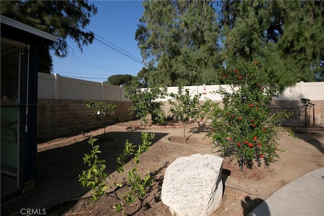 10670 Deering Ave, Chatsworth, CA 91311 - view of fenced backyard