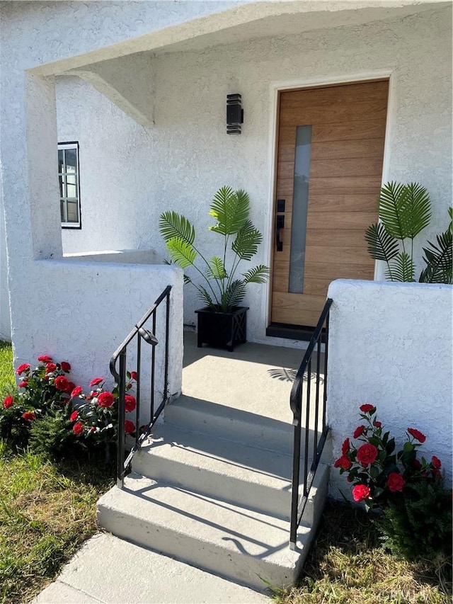 401 W Poplar St, Compton, CA 90220 - entrance to property featuring stucco siding