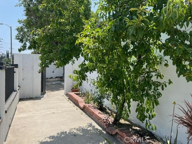 12760 Judd St, Pacoima, CA 91331 - view of side of home